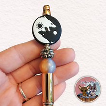 Load image into Gallery viewer, Wolf Yin-yang Beaded Pen
